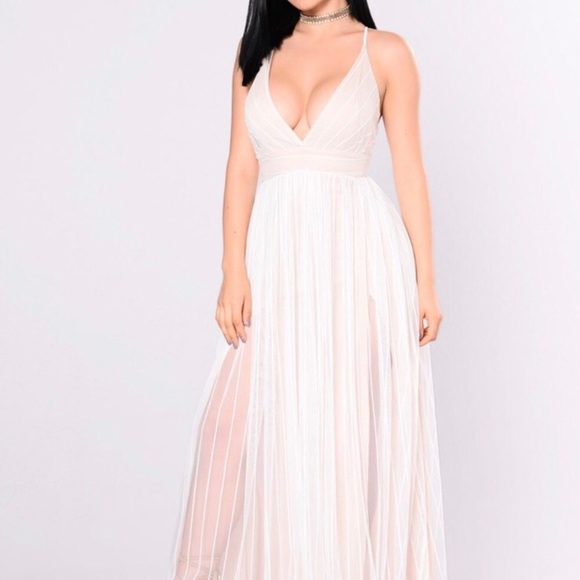fashion nova maternity gowns